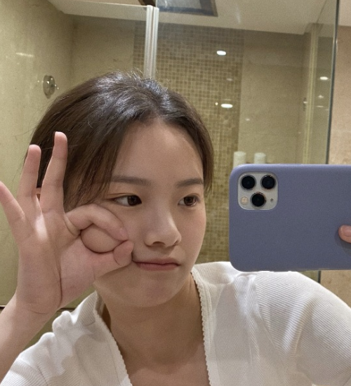 李庚希晒日常生活照,明明画了精致妆容,却被男生看