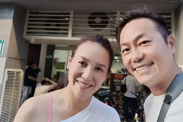 唯独不带老婆,48岁被赞老当益壮|张克帆|庆生|老婆_新浪新闻