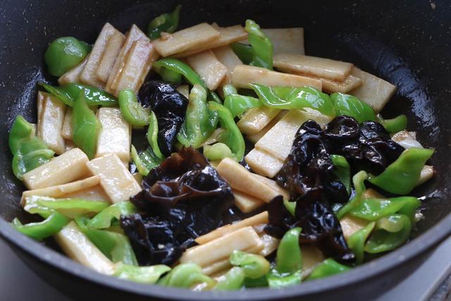 7月多吃这道素菜,隔三差五吃一次,健脾养胃,比大鱼大肉好