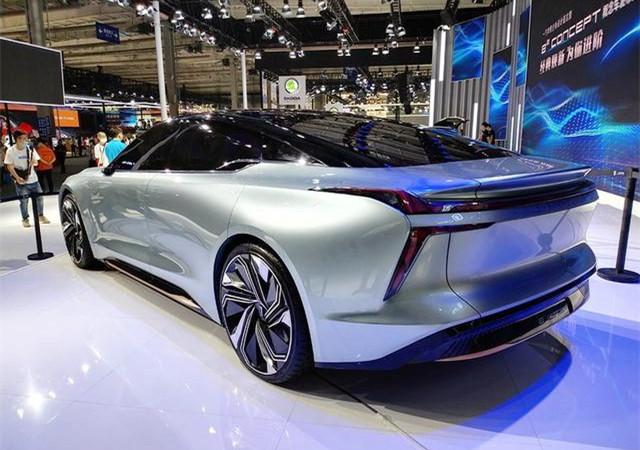 一汽奔腾全新轿跑发布,贯穿式大灯,大溜背,要做中国马自达?