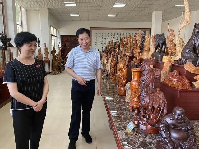 助力乡村振兴文艺大有可为湖北省文联到兴山县调研