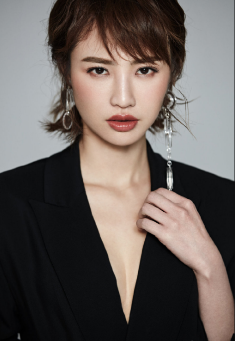 立蓁化身性感农妇,这颜值身材绝了