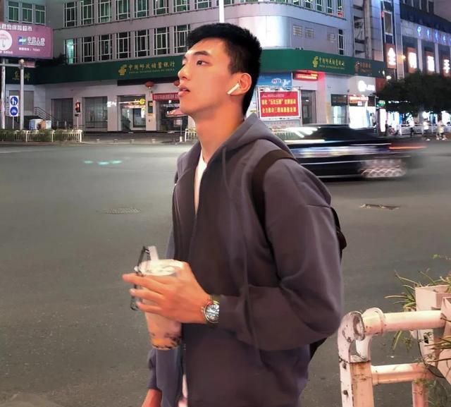 组图英俊帅气的文艺男生天菜小奶狗逆天颜值好身材爱自拍