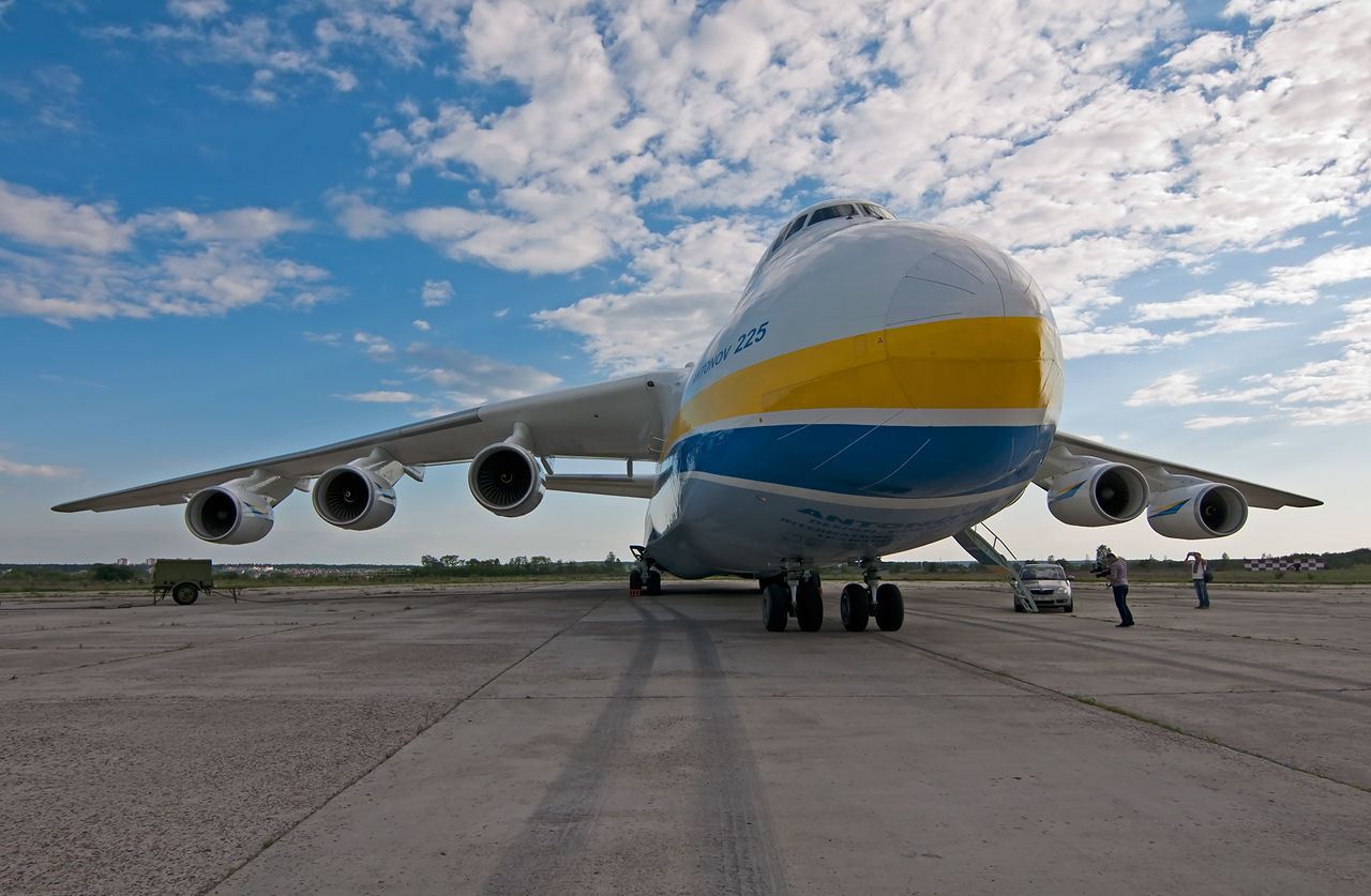 对于大型运输机来说,航程与载货量往往是最主要的评分点.