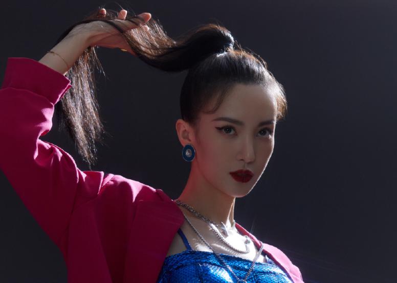 节目开始好评如潮，后续却被质疑营销咖，万茜都做了些什么？休闲区蓝鸢梦想 - Www.slyday.coM