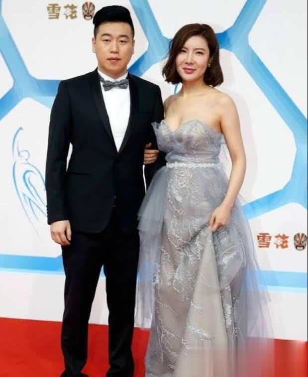 曾经满脸痘痘的奥运冠军杜丽嫁师弟后已生娃10年39岁韵味犹存