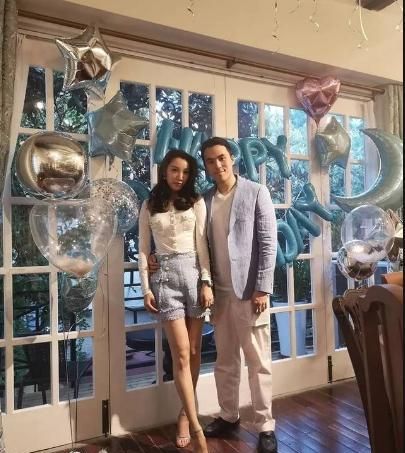 齐娇被何猷启抛弃后到达上海,发图哭诉太难,三母女挤大巴太心酸