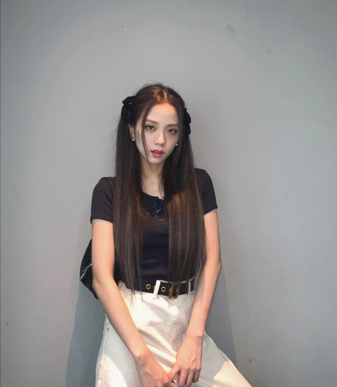 女星模仿jisoo蝴蝶结造型,吴宣仪甜美,郑爽清纯,欧阳娜娜最佳
