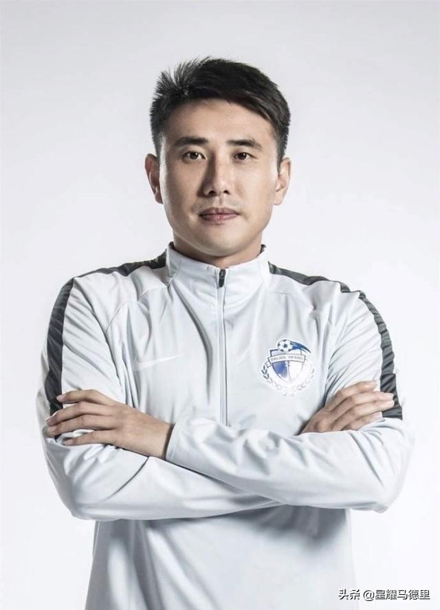 31岁名将被大连解约后无球可踢曾3连败还去洗浴中心球迷怒批