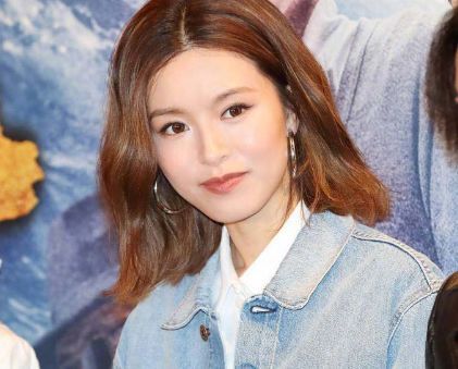 她14岁出道,曾是谢霆锋最爱的女人,如今靠拍吻戏为生!