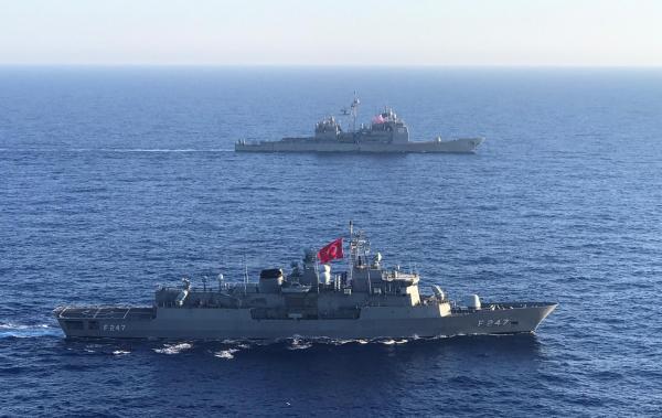 地中海突现一支舰队,五角大楼连夜抗议:距离美军舰仅60公里