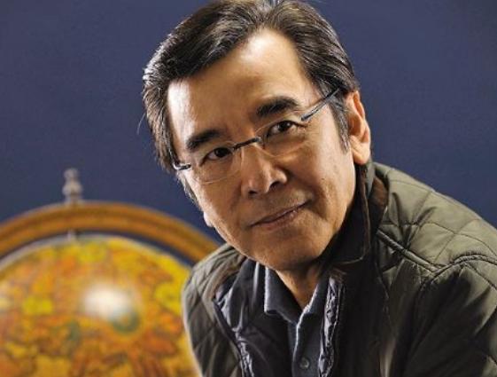 他23岁成亚洲影帝,帅到富婆愿花150万共度良宵,现72岁英俊潇洒