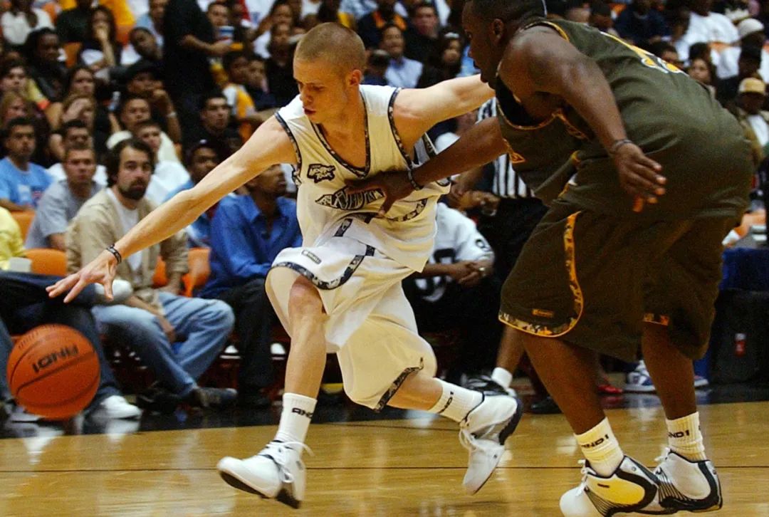 突发街球手教授疑似跟腱断裂个人声明生涯要结束了