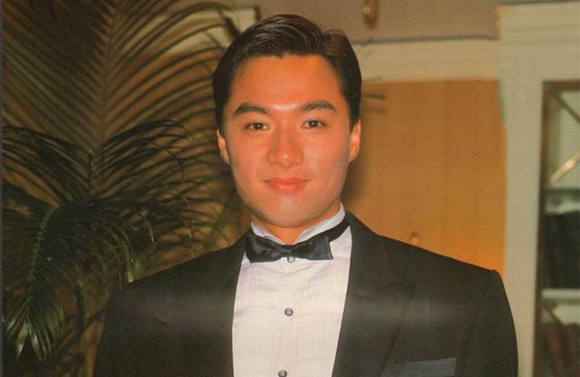 曾是全港第一美男子,曾拒绝林青霞表白,为刘嘉玲甘愿息影|林俊贤