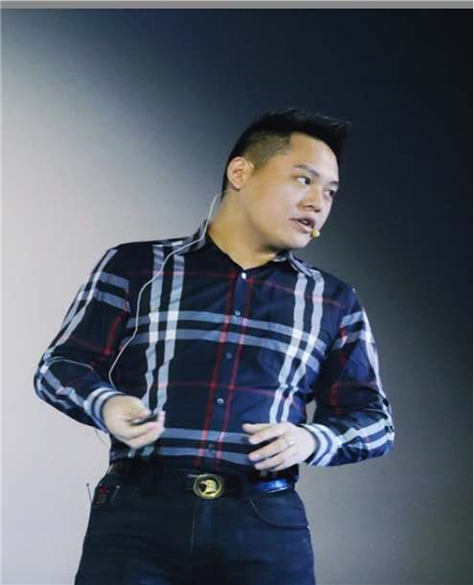 一手缔造poetsch珀奇的品牌创始人刘轩豪花费重金招纳了国际上最为