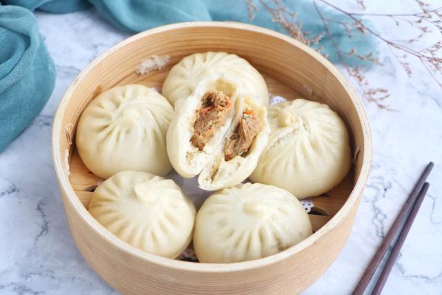 秘制萝卜牛肉包子,出锅女儿一口气吃3个,做法简单,一看就会!