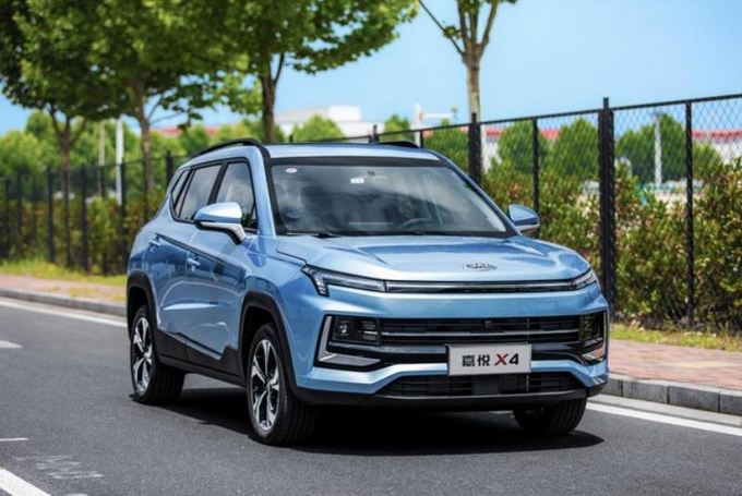 10万块超值小型SUV 江淮嘉悦X4比名爵ZS到底好在哪？