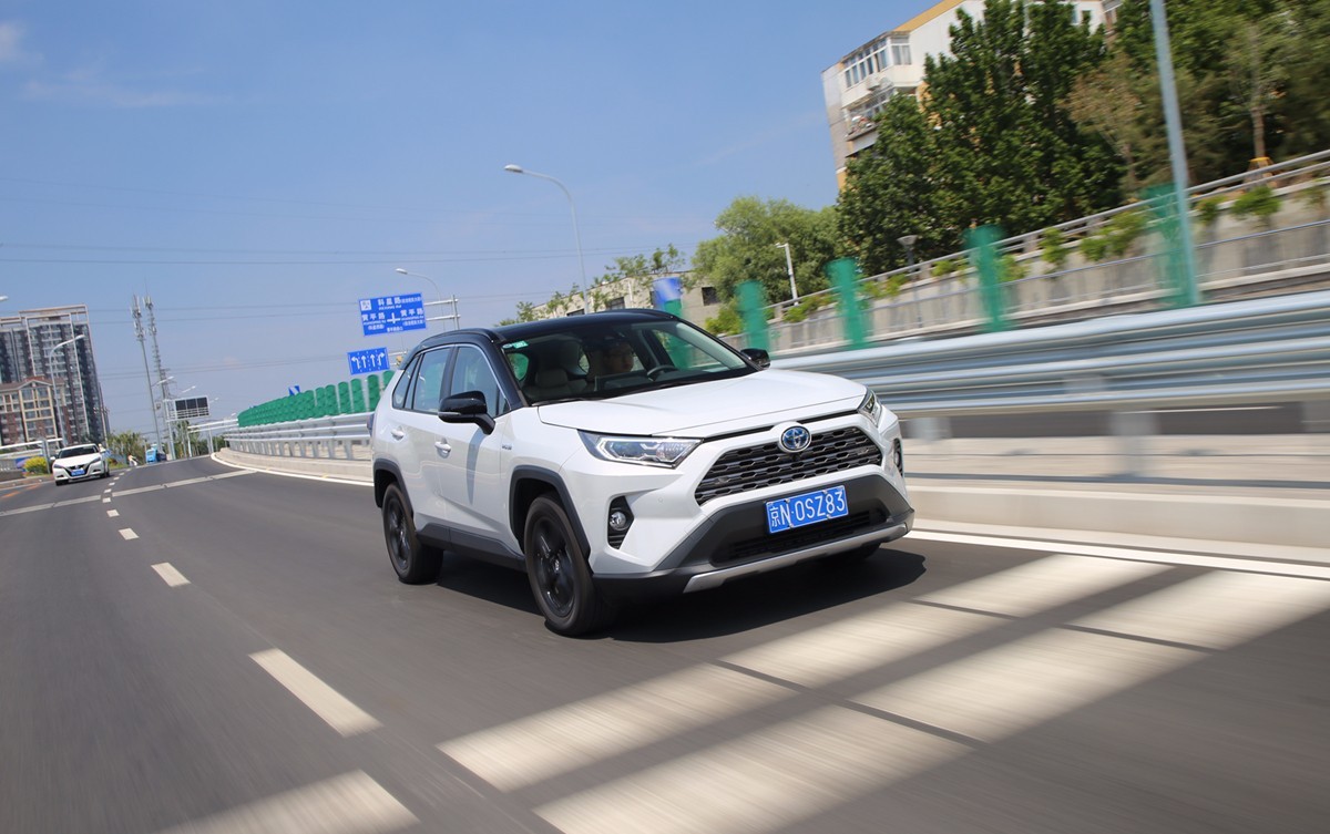 要做就做到最好试驾一汽丰田全新rav4荣放