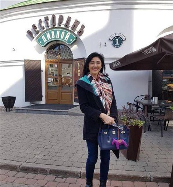 泰国第一美女英拉才华与美貌并重的总理时而温柔时而冷艳