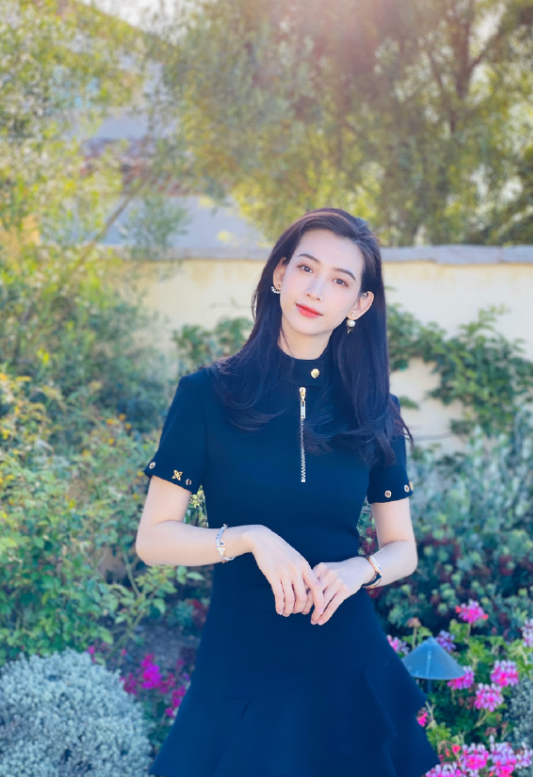 印花连衣裙温柔优雅,知性干练又有女人味