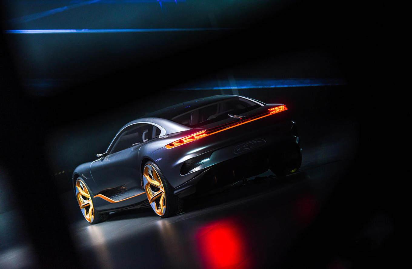 东风汽车发布岚图品牌战略,首款概念车voyah i-land江城亮相