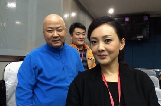 她曾是射击冠军,还是春晚的常客,如今嫁富商生活幸福