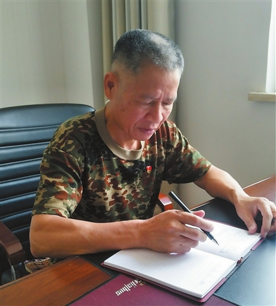 时事看点 >正文新闻 新闻 图片 视频曾经的军人 永远的战士 □黄长生