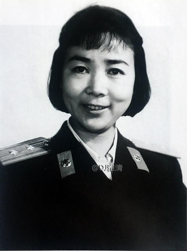 田华的爱情故事因谈恋爱挨过处分一生爱一人大儿子挂大校军衔