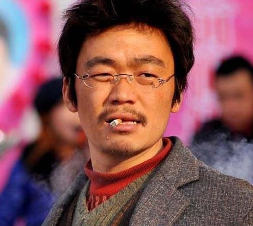 王宝强现身少林寺,身体强健面色红润,曾因练武被打如今上山还愿