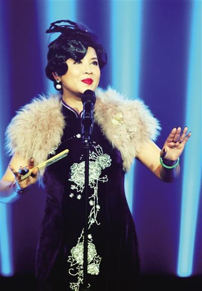 她是红极一时的歌后曾9登春晚离婚后被洋男友骗财骗色太坎坷