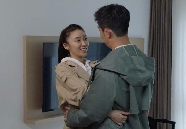 张嘉倪被许幻山气到手锤山楂李泽锋在线回复不想再背锅了