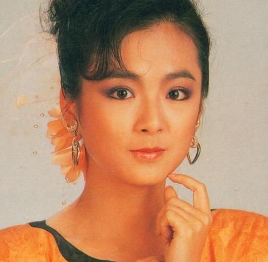 红极一时的琼女郎,隐退退出娱乐圈,再出道却只能为他人配角