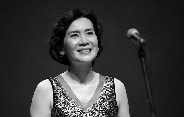 她是国家一级演员为艺术奉献一生因为老公拒绝自己演戏而离婚