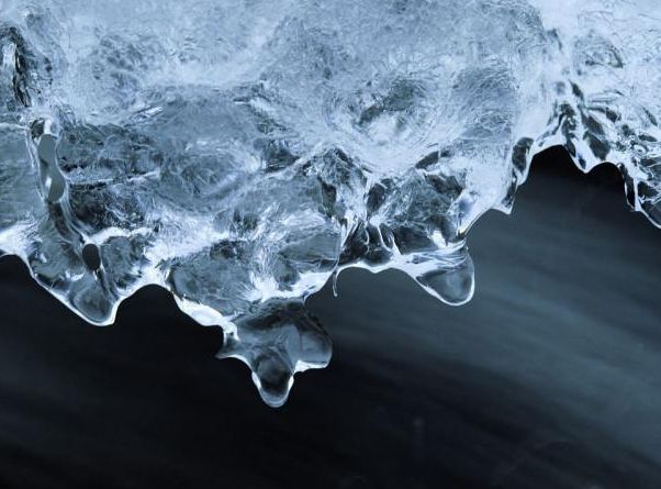 水加热到105度居然会结冰?科学家发现反物理现象!|结冰|纳米管|水温_新浪新闻