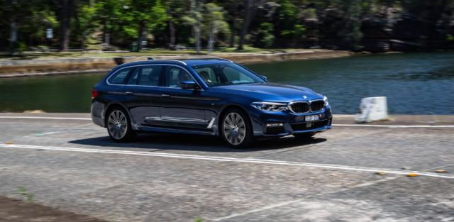 宝马5系touring配直列6缸引擎车长近5米后排放倒成三人床