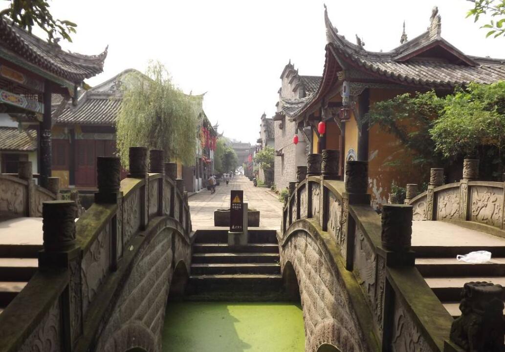 重庆渝北耗资5000万开发的龙兴古镇,成重庆两江文化产业的新地标