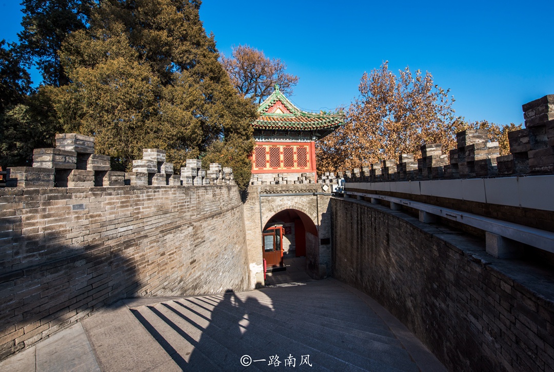 比北京故宫历史更悠久的帝王禁苑,气势恢宏,却少有游客