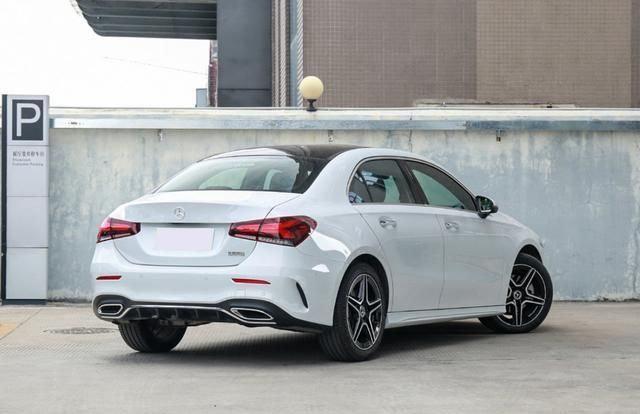 16万落地一奔驰,轴距近2米8,近乎b级空间,一公里3毛8,不香?