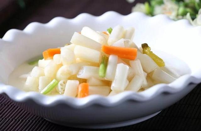 夏日凉菜之酸辣藕尖,清热解暑又开胃下饭,酸辣脆嫩特别好吃|泡椒|白醋