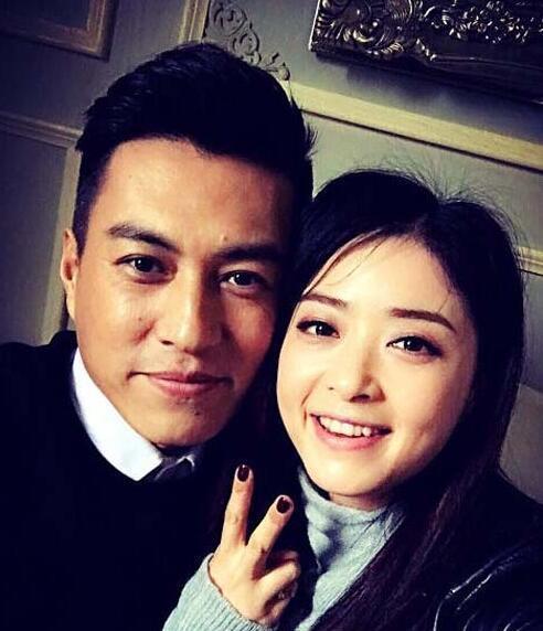 她是演员靳东老婆,原来也是一位明星,颜值不输他前女友江珊!