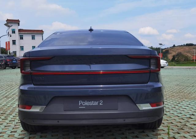 试驾：Polestar极星理性到来，好开的Polestar2