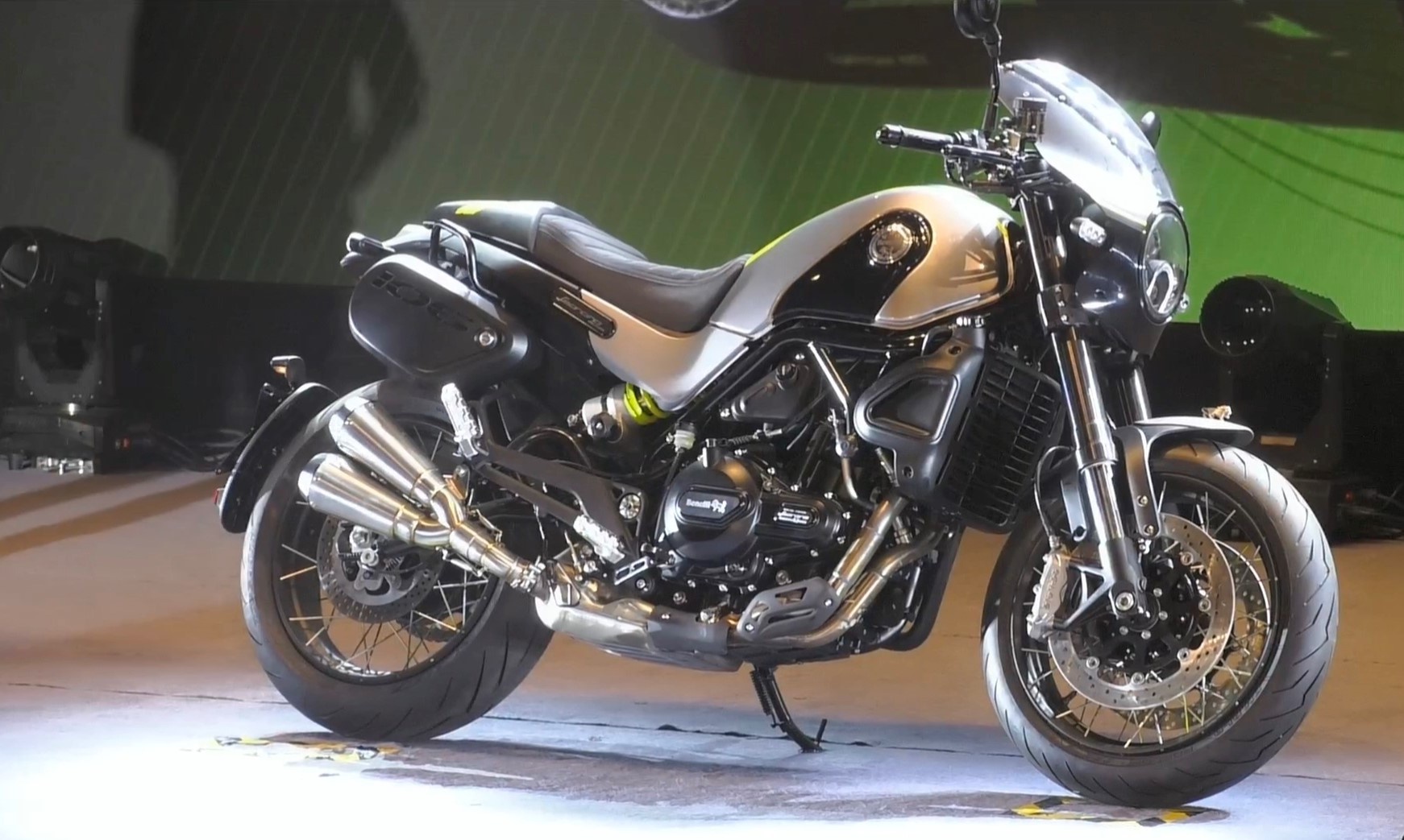 贝纳利三车齐发 幼狮800售价55800-59800元 网友高呼凉凉