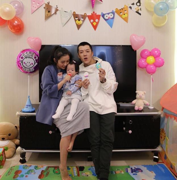 走进王栎鑫住的豪宅,全屋墙面只有大白墙,这装修也太简单了