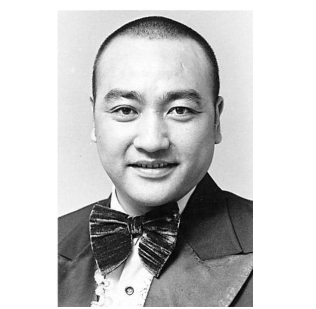 卢海潮和卢海鹏一对分别成为粤港两地欢乐笑星的亲生兄弟