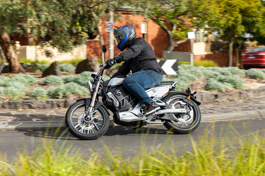 国产电摩如何征服老外速珂tcmax外媒测评