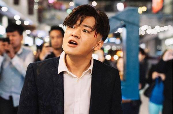 他拿着天价片酬却演一部凉一部如今还要托关系要角色