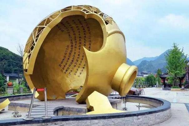 贵州一景点走红,一座酒香四溢的古镇,"高科技"带你领略酒文化