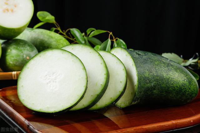 买冬瓜挑深绿皮还是浅绿皮很多人不懂难怪做的不好吃