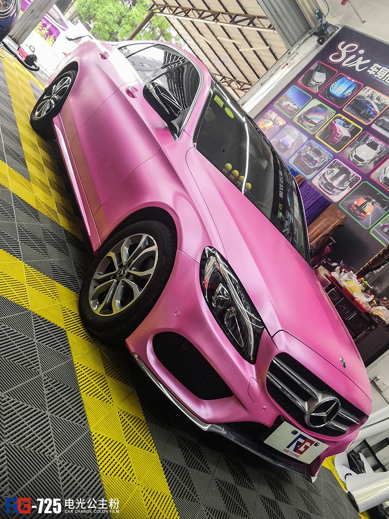 奔驰c200车身改色电光公主粉rg瑞集改色膜福建泉州加盟店出品