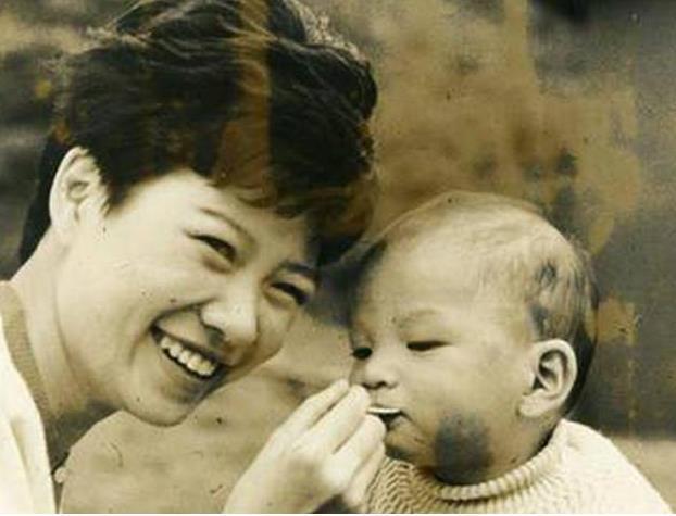 18岁闪婚弃子33年抢走郑佩佩男友作女亦舒的彪悍人生